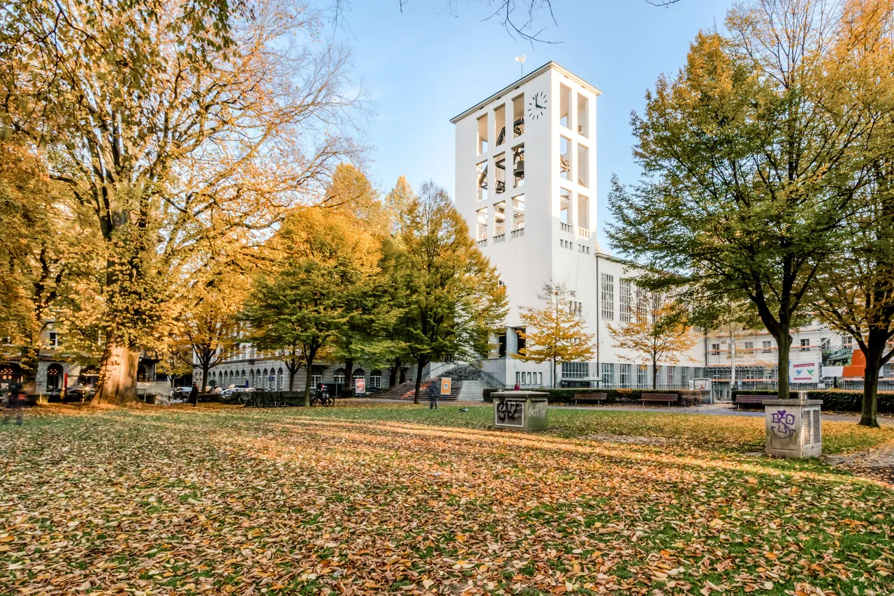 Lukaskirche - Architekturbibliothek