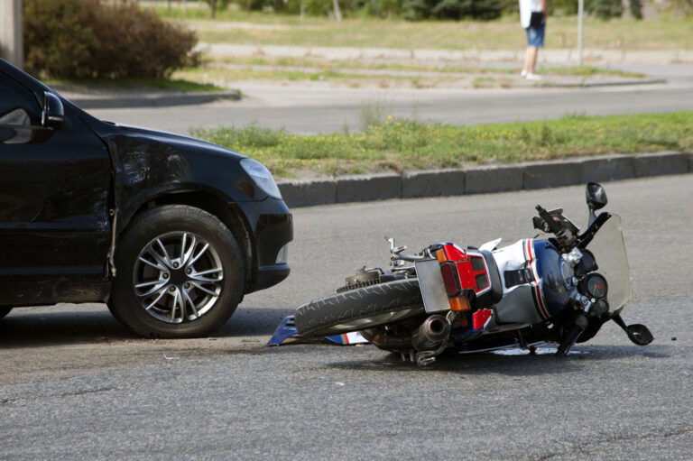 Motorradfahrer bei Verkehrsunfall erheblich verletzt