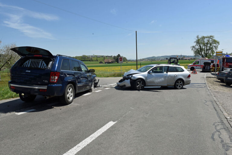 Verkehrsunfall zwischen Schötz und Ebersecken – drei Personen verletzt
