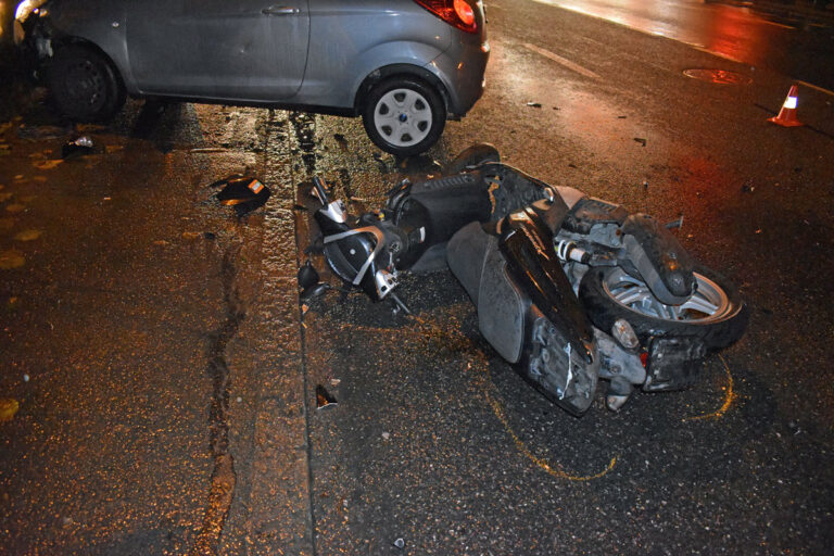 Motorradfahrer bei Unfall mit Personenwagen verletzt