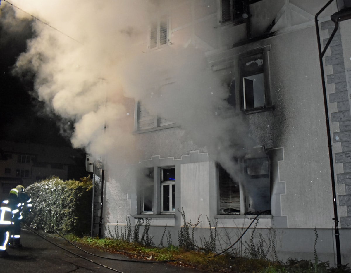 Brand in einer Wohnung in einem Mehrfamilienhaus – niemand verletzt