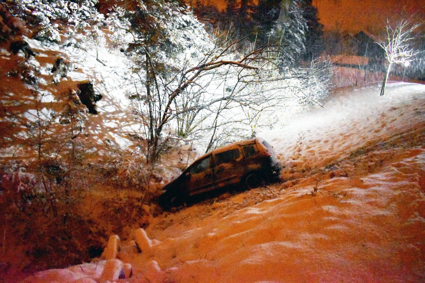 Schneefall: Mit dem Auto von der Strasse gerutscht – keine Verletzte