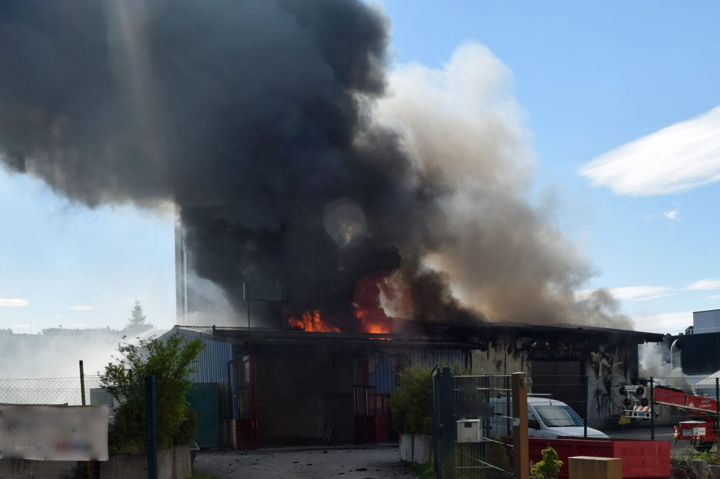 Brand in Gewerbegebäude – niemand verletzt