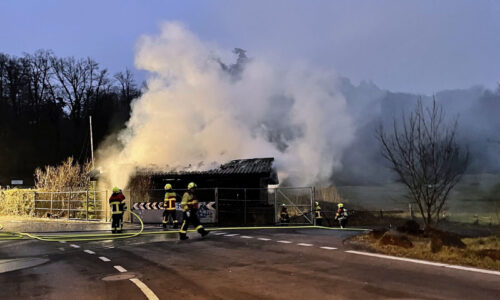 Lagergebäude geriet in Brand – niemand verletzt