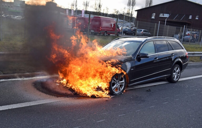 Auto in Brand geraten – niemand verletzt