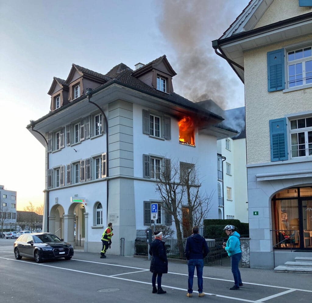 Brand auf einem Balkon – niemand verletzt