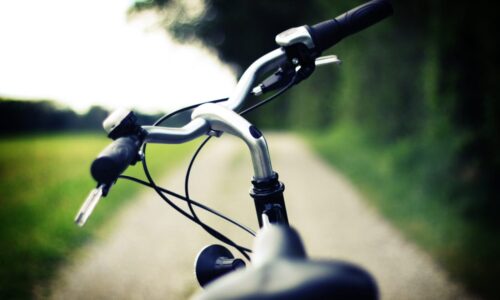 Nach Kollision mit Fussgänger – Polizei sucht unbekannte Radfahrerin