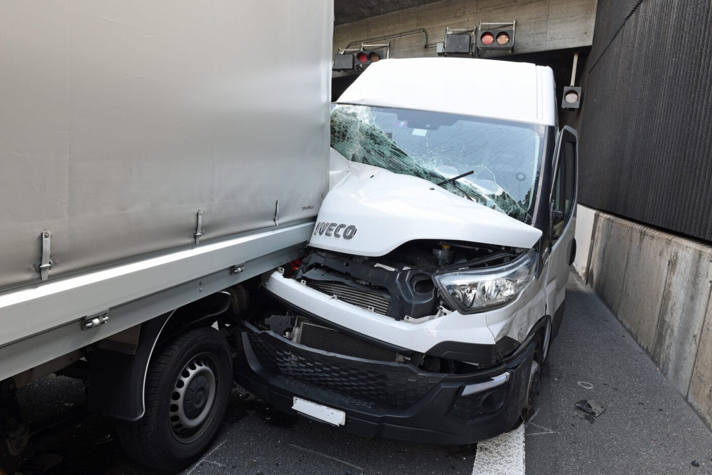 Kollision auf der Autobahn – drei verletzte Personen