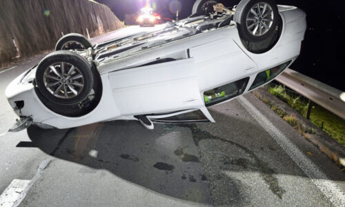 Alkoholisierter Autofahrer verursacht Selbstunfall – niemand verletzt