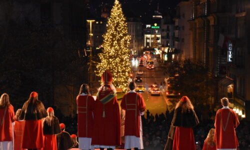 Luzern in Adventsstimmung: Samichlaus zieht am Sonntag aus der Hofkirche aus