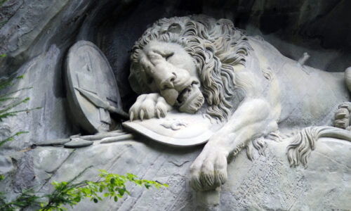 Touristen enttäuscht: Die Arbeiten am Löwendenkmal verzögern sich