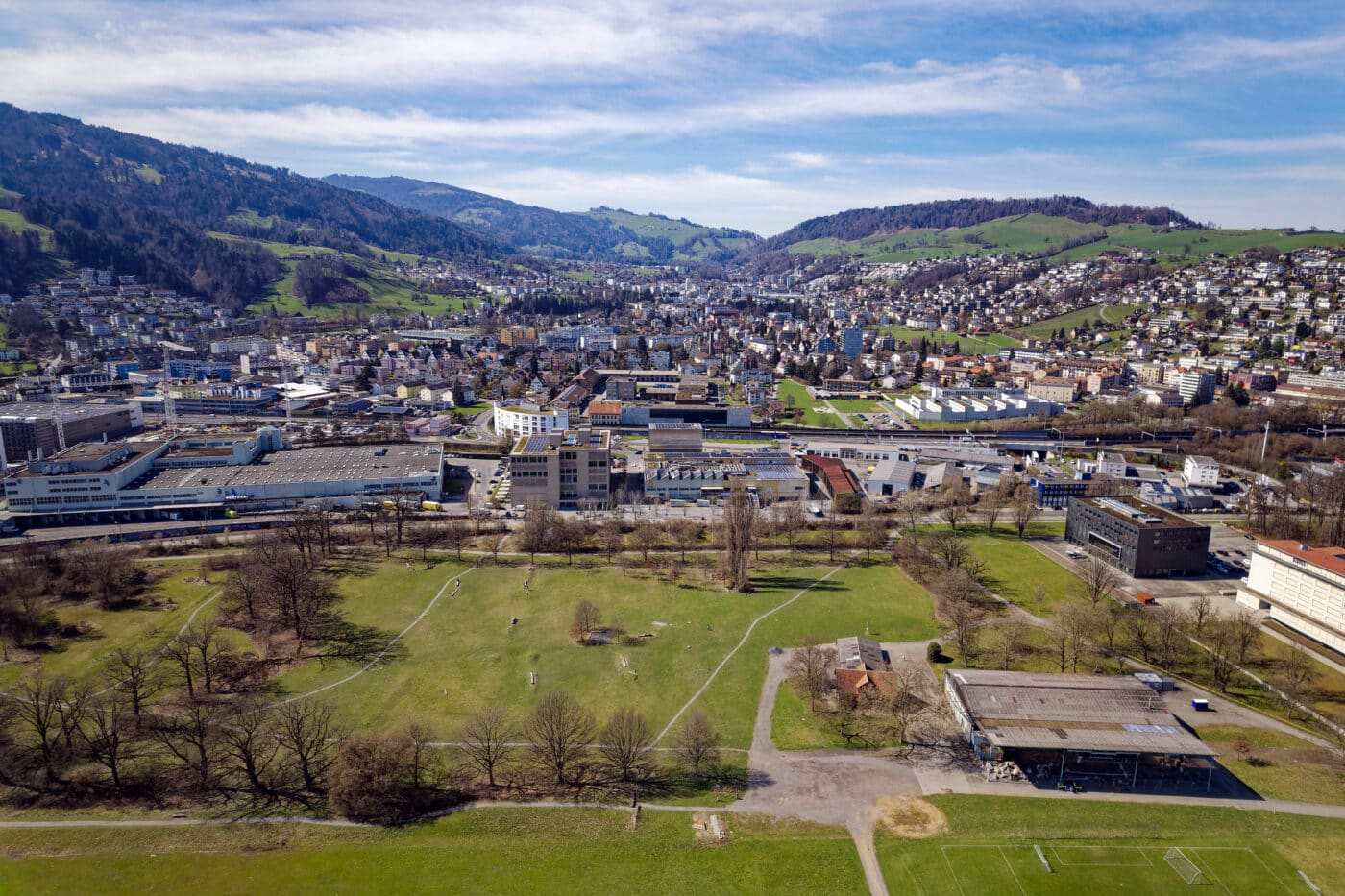 Stadt Luzern: Fernbushaltestelle zügelt vom Inseli auf die Allmend
