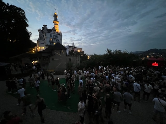 Grosse Sommerparty im Luzerner Schloss  