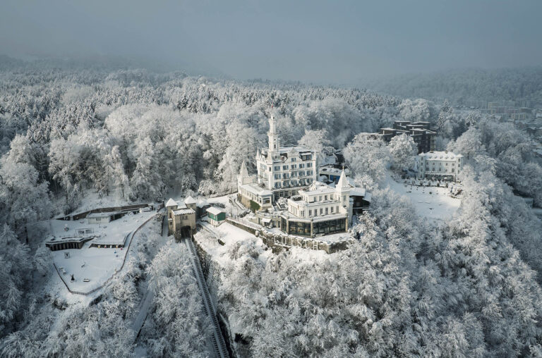 Weihnachten und Silvester im exklusiven Schlosshotel Gütsch Luzern