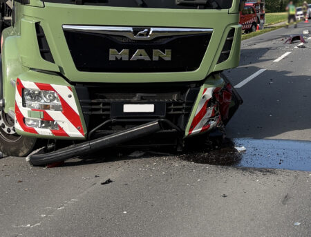 Werthenstein LU: Kollision beim Einbiegen – 20'000 Franken Sachschaden — Bild